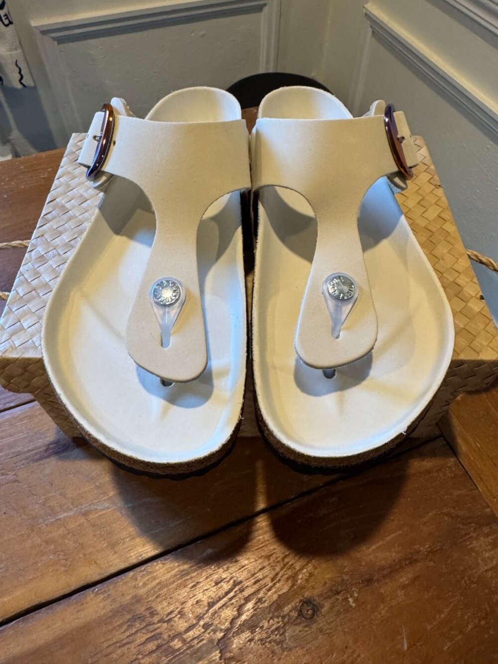 Birkenstock Gizeh Big Buckle Ecru Leather Size 39 - Picture 4 of 7